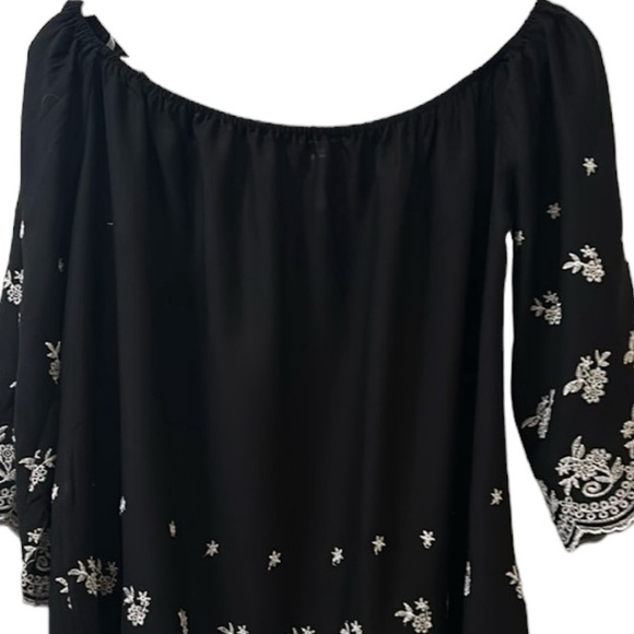 She’s J Apparel black/ white embroidered top - Picture 2 of 5
